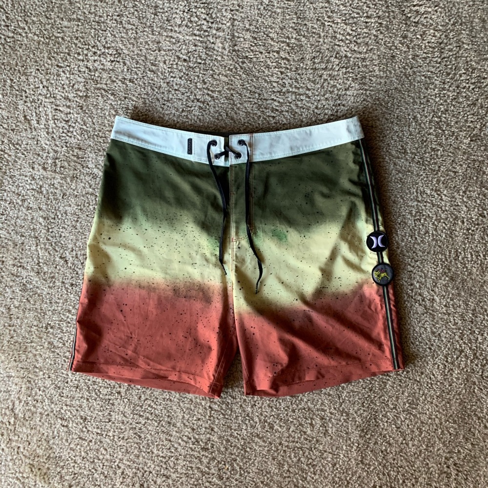 Hurley Phantom 18” Kingston Boardshorts - Size 32